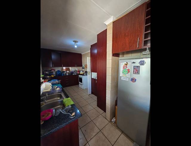 4 BEDROOM HOUSE TO LET IN ARCON PARK
